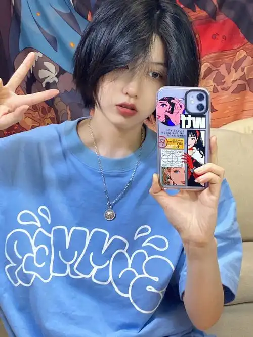 日系短发少年感蓝色