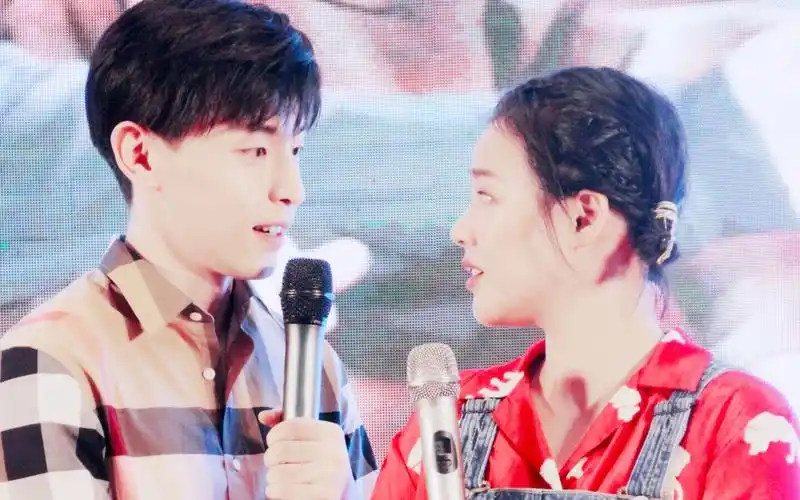 电视剧加油你是最棒的# 丨邓伦x马思纯丨戏. 来自hoshi星效 - 微博