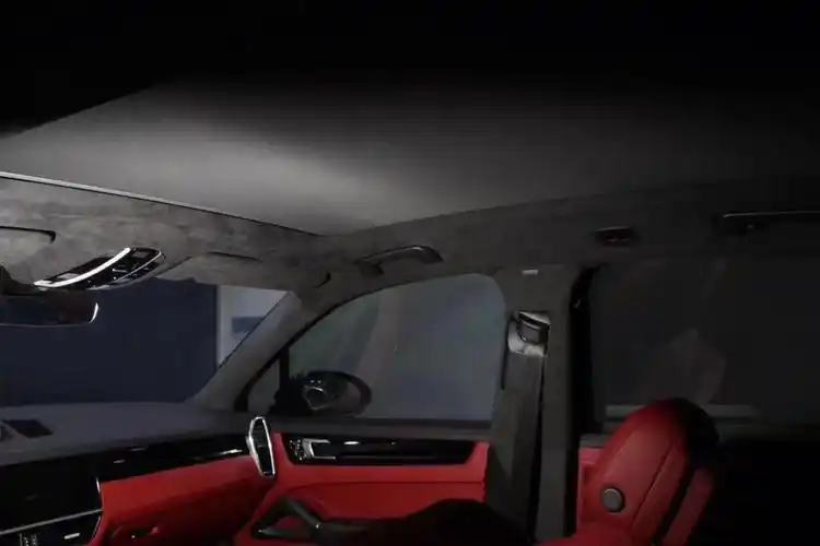 豪车标配alcantara翻毛皮