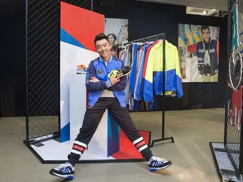 郑恺脚上那双鞋叫什么?