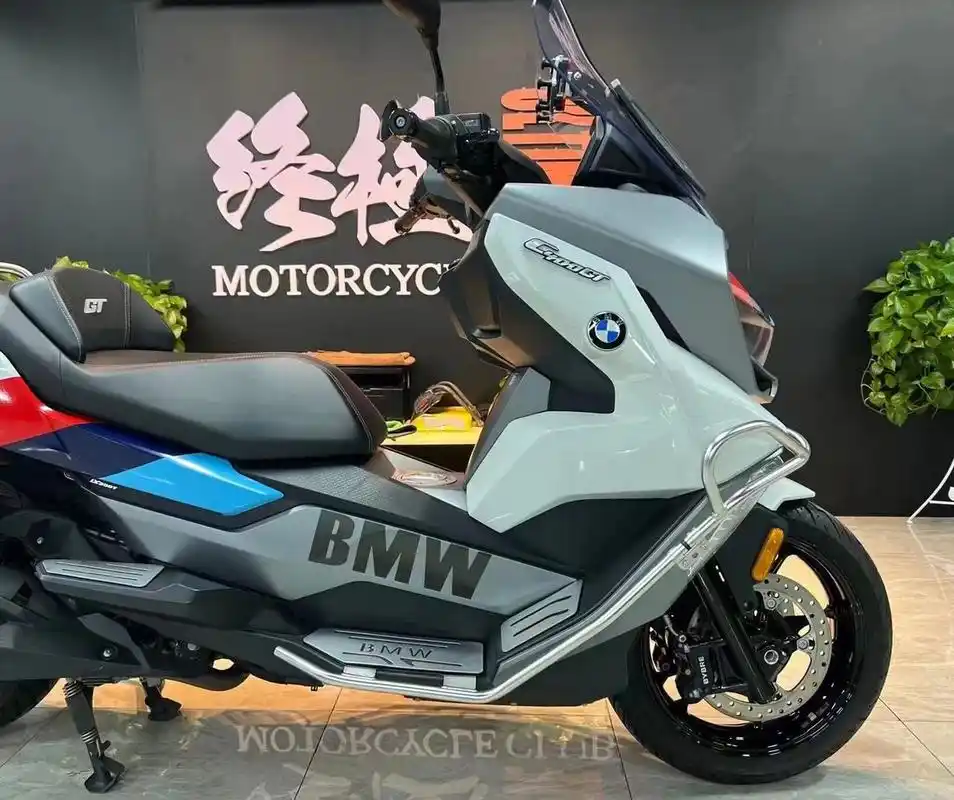 出售:宝马400gt 品牌:    宝马 车型: 400gt 年份: 2020年3月 里程