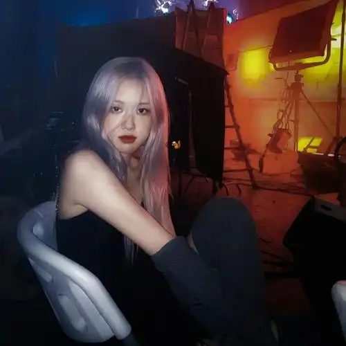 rosé朴彩英/优质头像