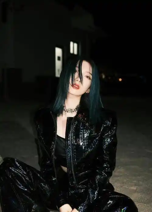 孟美岐电影重新定档,母带的发送签收截图被曝光,粉丝洗白开始了_网友