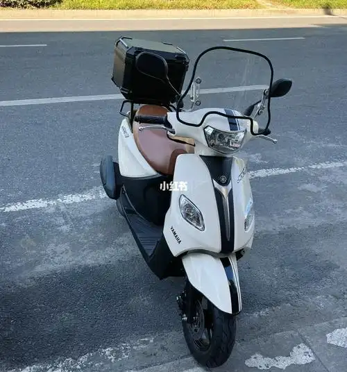 雅马哈巧格i象牙白改装求推荐风挡贴纸