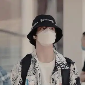 张艺兴时代少年团刘耀文同款帽子字母飘带渔夫帽男女街舞长带盆帽