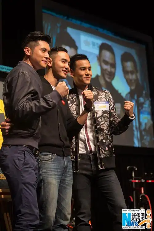 破风亮相香港电影节彭于晏阮经天骑赛车搞怪