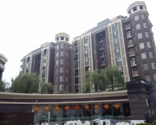 月亮河城堡公寓