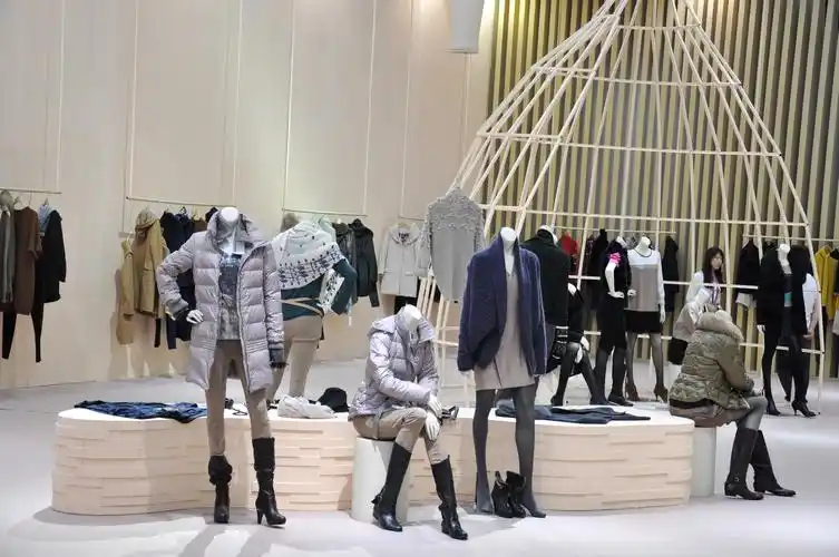 深圳服装展 左右岁月品牌女装散发浓厚人文特质