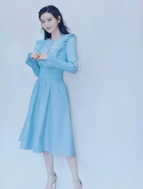 景甜穿衣打扮太保守了,还故意遮挡好身材,怪不得火不起来_时尚_少女