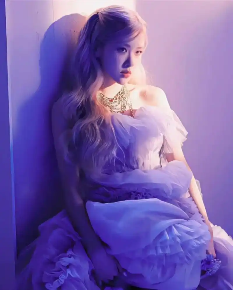 分享朴彩英mv神图#朴彩英rosé - 抖音