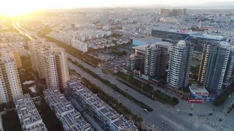 蒙自市加快沿边开放型城市建设步伐.佴斌摄