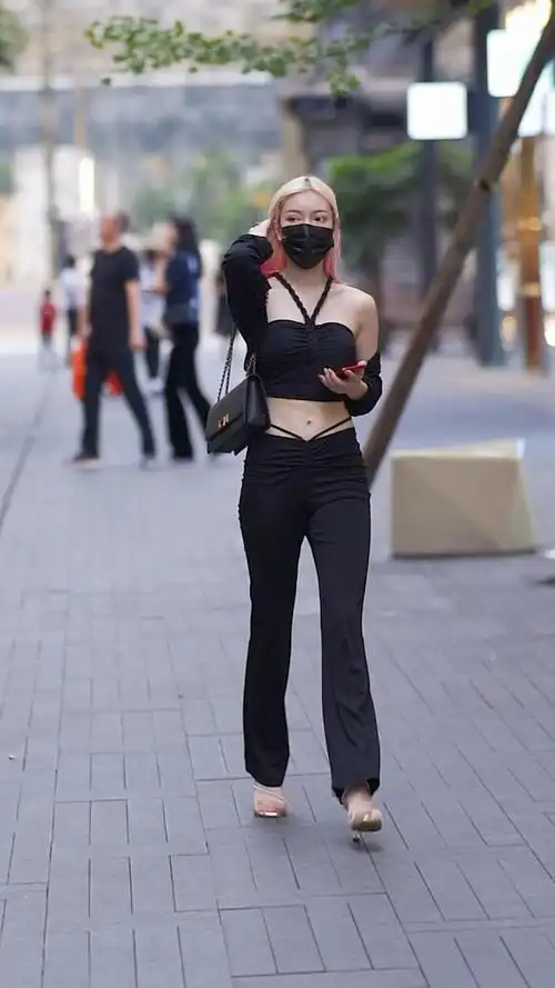 小姐姐这衣服设计师到底是何方神仙?