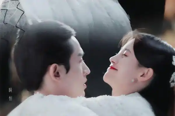 张哲瀚和鞠婧祎是什么关系他们交往过吗