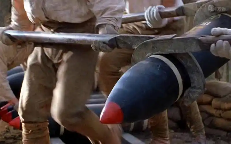 日本明治四十五式240毫米口径榴弹炮,一炮能将美军坦克击成零件