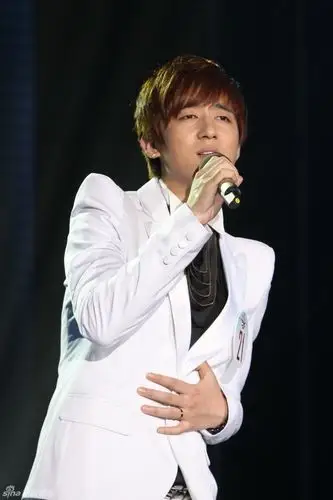 王一帆 支持   键翻阅图片 列表查看 猜你喜欢 35 / 51 新浪娱乐讯 6