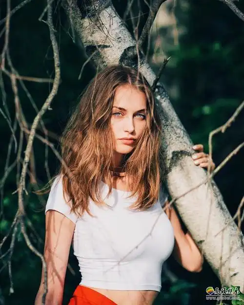 俄罗斯极品正妹模特拥有西方美女完美身材种族优势战斗民族豪放基因