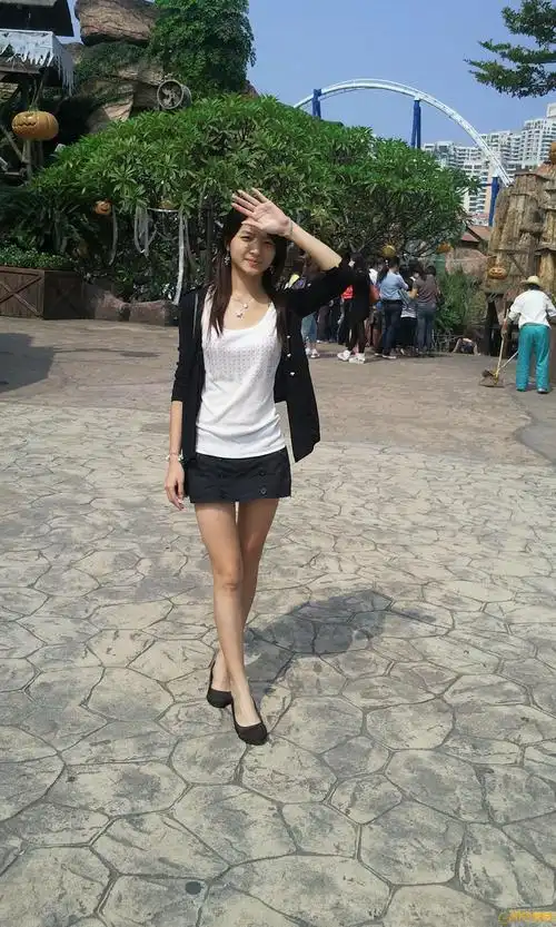 (12月最新上传)晒晒我女友的照片~用9000岁照的,真给力!