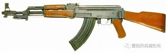 从仿制到出口中国56式冲锋枪备受欢迎64个国家使用着7个改型