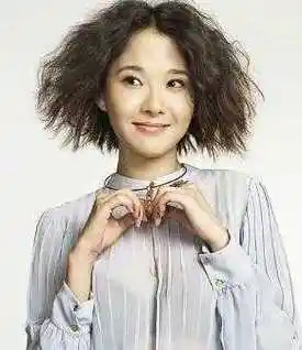 波波头螺丝烫发型图片可瘦脸的螺丝烫造型