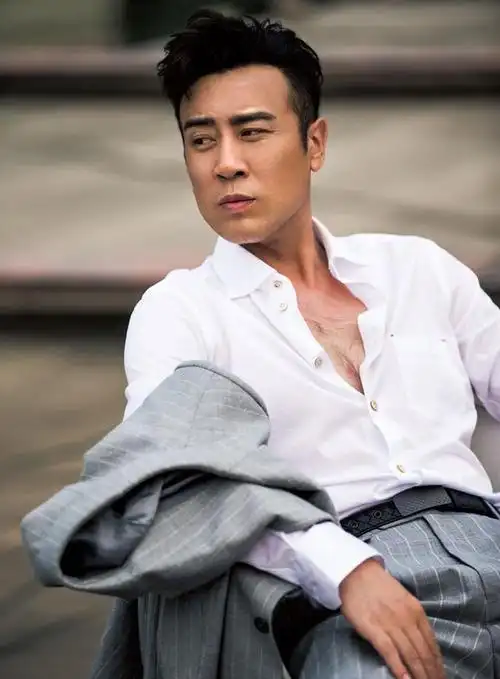 宋林静为于和伟放弃梦想做背后的女人如今一家三口其乐融融