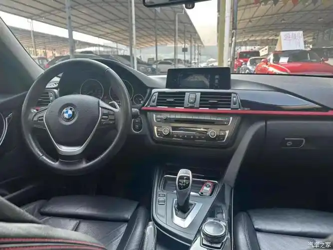 2014款宝马3系320i运动设计套装