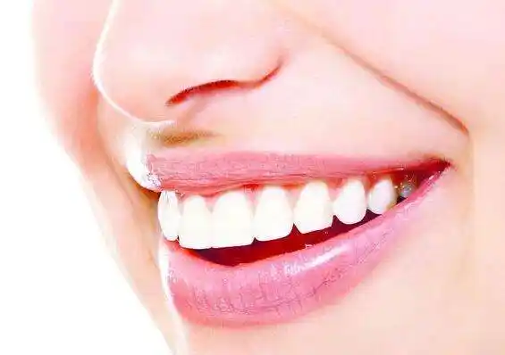 如何在短期内让牙齿变好看?