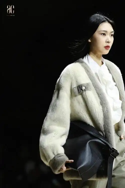 尽显高端东方时尚独特魅力|女装|club|anna|caselli_网易订阅