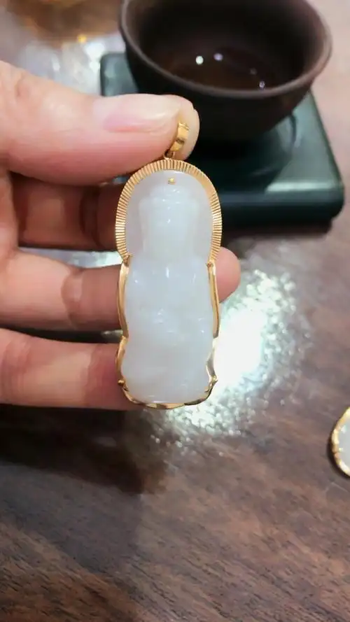 金镶玉观音
