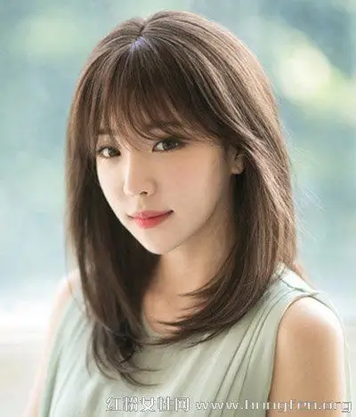 端庄淑女长直发发型 打破沉闷小清新