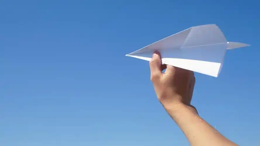 世界最大纸飞机,时速超过150千米,竟由12岁少年参与完成!