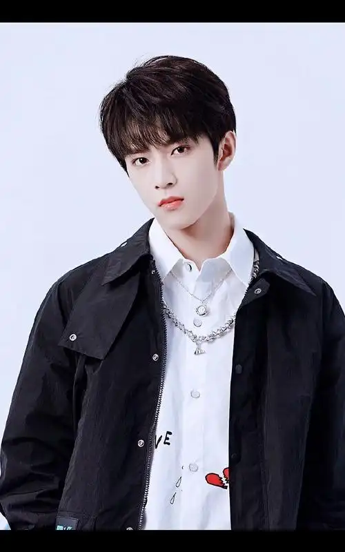 韩都衣舍全新品牌形象大使刘耀文