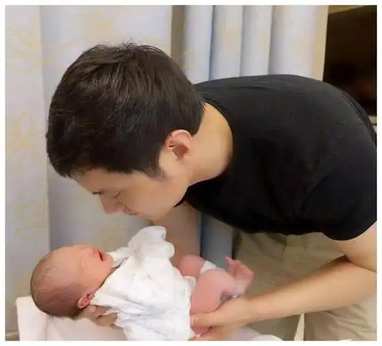 张梓琳疑透露二胎性别胖妹童言童语超可爱母女俩对话很接地气