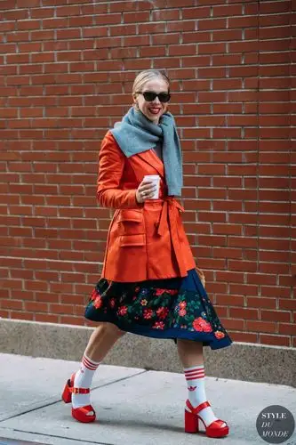 2020年春天流行穿开满花的衣服