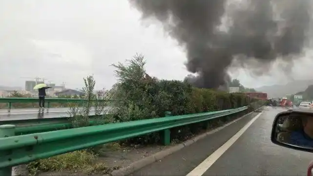 京藏高速发生一起车祸,一人死亡