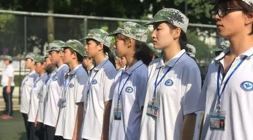 广州白云工商技师学院春季班军训-广东技校排名网