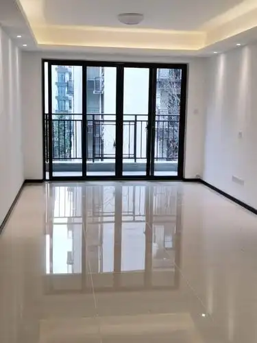 成都老师傅解析装修房子时客厅阳台推拉门拆不拆呢