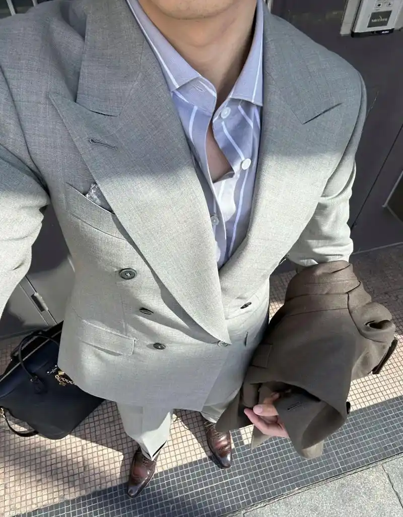 ootd|正装男不露脸系列,灰色西装高级感十足,怎么穿都是优质男海王.