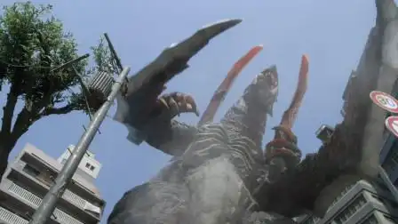 迪玛伽双手持剑,砍艾克斯跟玩似的,把自己当成大厨的感觉