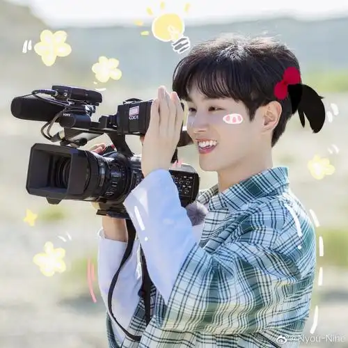 李汶翰头像图源水印