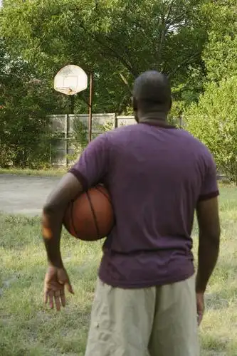 非洲,黑人,欧洲人,仅一个男性,仅一个人,仅一个中年男性,服装,篮球框