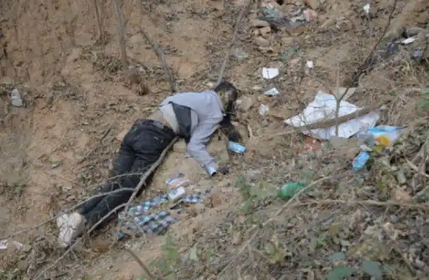 警方发现11具无头无生殖器尸体一枚戒指暴露凶手身份牵出大案