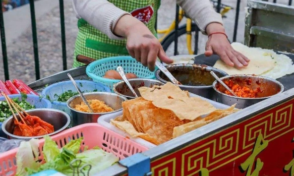 为何煎饼果子在地摊经济中有这么高的地位