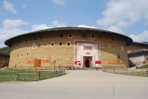 福建省华安县仙都镇大地土楼群