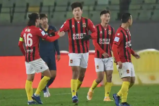 成都28岁土炮在中超闪耀,身高189能力可以|国足|张玉宁|成都市|职业