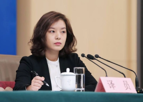 外交部翻译司的高级翻译 张京在阿拉斯加大放异彩,网友点赞"最美"翻译