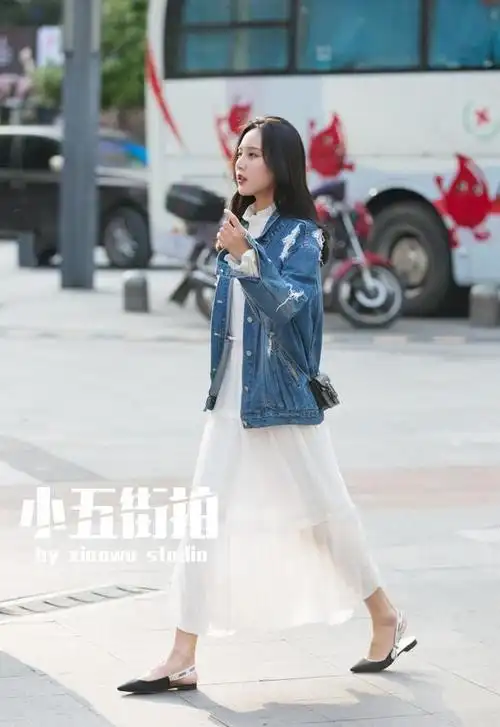 不服杭州美女的重庆街拍来了你们站哪个