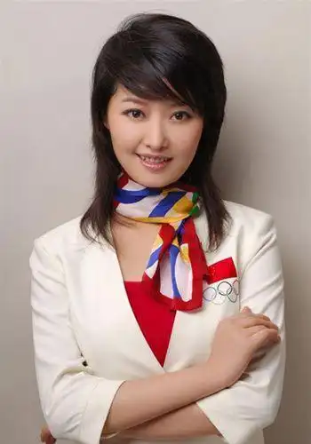 施丹(央视主持人)_尚可名片