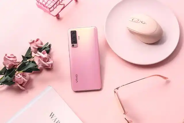 vivox50"浅醺"美图欣赏,粉嫩机身让你的少女心瞬间爆棚