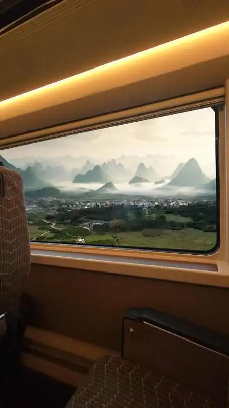 从高铁车窗看广西简直就是一副精美绝伦的国画