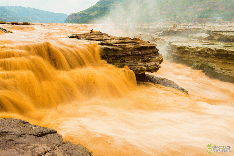 关于描写黄河气势磅礴的诗句